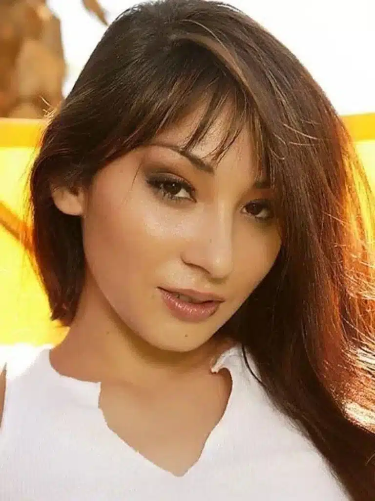 Roxy Jezel Biography: Wiki, Age, Career, Height, Weight, Boyfriend, Net Worth & More