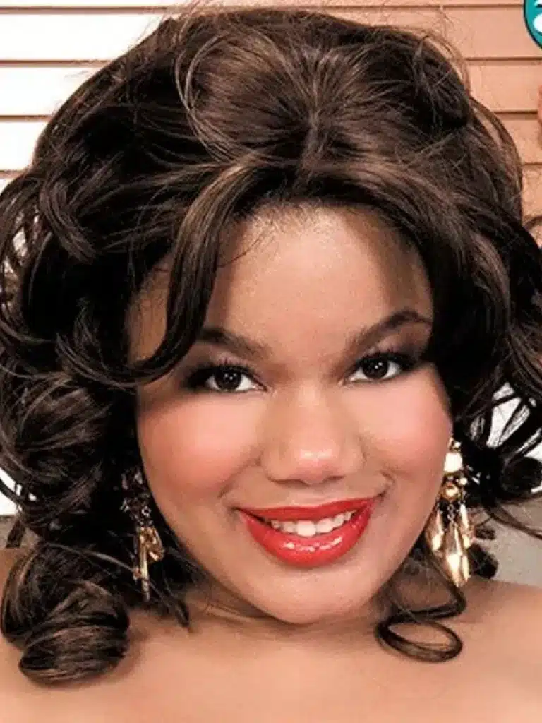 Sadie Blooms Biography: Wiki, Age, Career, Height, Weight, Husband, Net Worth & More