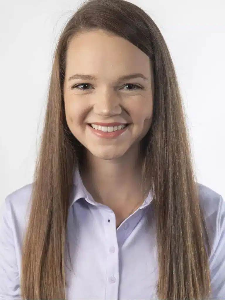 Sarah Hinton Biography: Wiki, Age, Career, Height, Weight, Boyfriend, Net Worth & More
