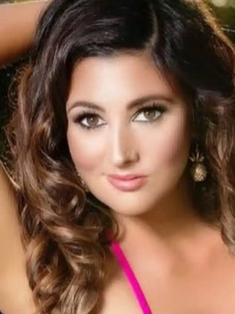 Scarlett Morgan Biography: Wiki, Age, Career, Height, Weight, Boyfriend, Net Worth & More