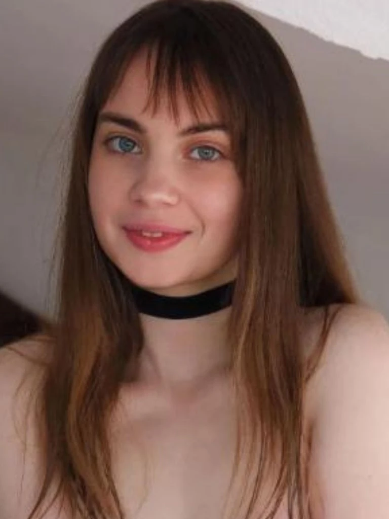 Sofy Bee Biography: Wiki, Age, Career, Height, Weight, Boyfriend, Net Worth & More