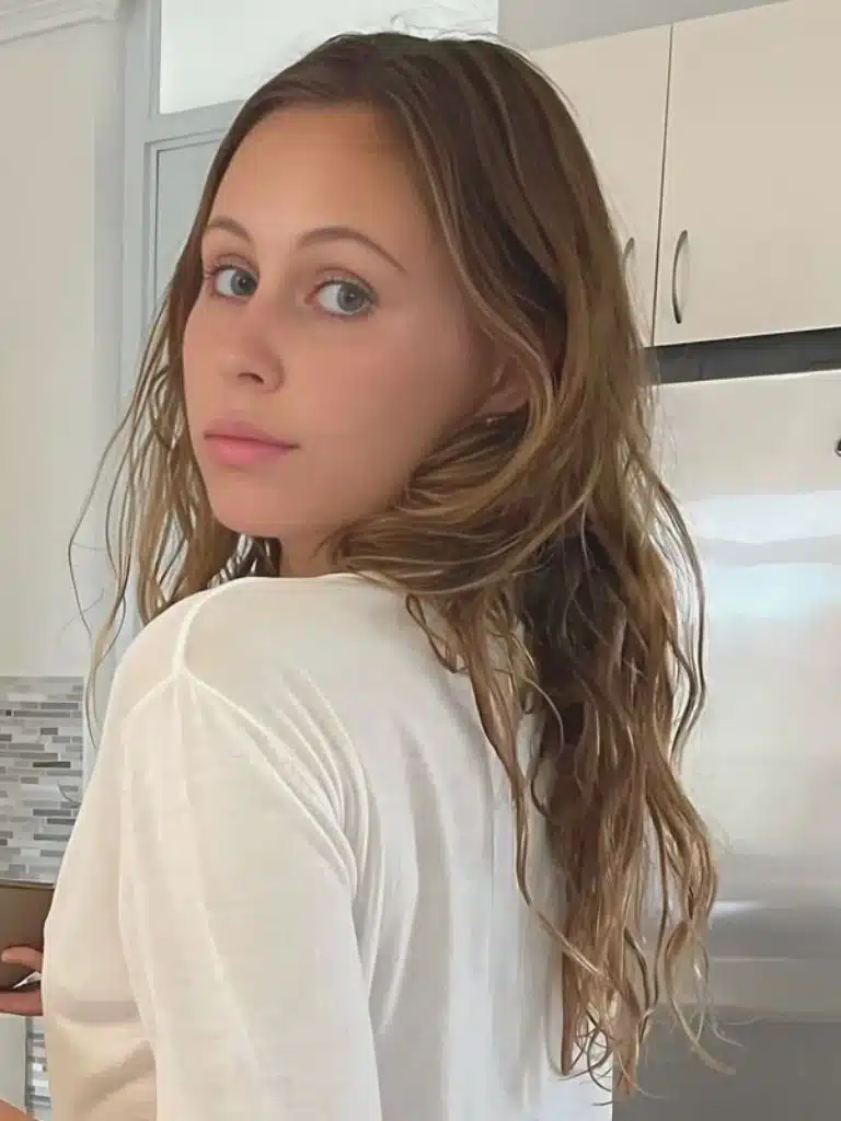 Stella Barey Biography: Wiki, Age, Career, Height, Weight, Boyfriend, Net Worth & More