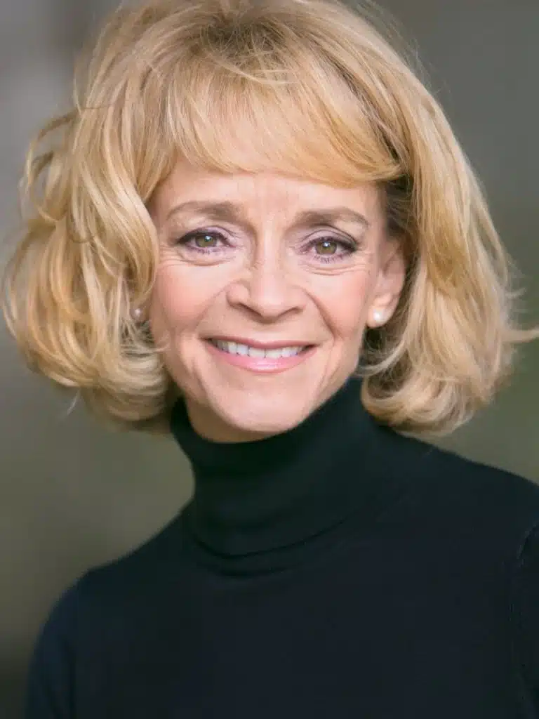 Sue Holderness Biography: Wiki, Age, Career, Height, Weight, Boyfriend, Net Worth & More