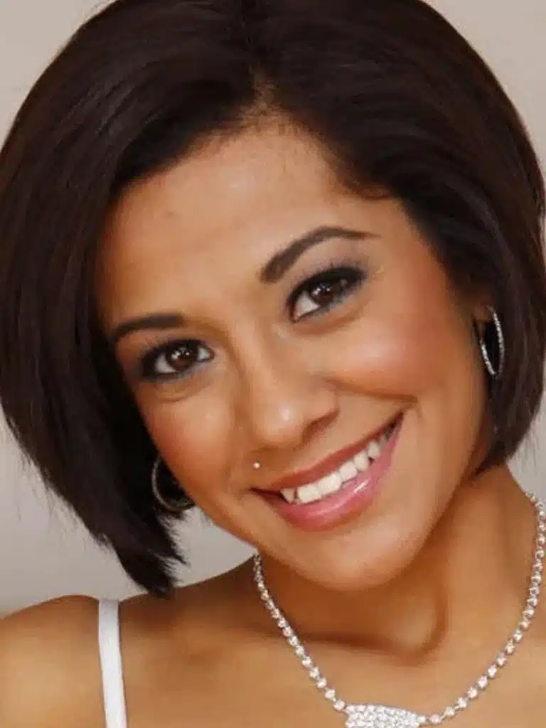 Vanessa Leon Biography: Wiki, Age, Career, Height, Weight, Boyfriend, Net Worth & More