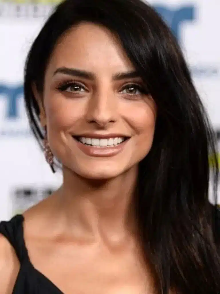 Aislinn Derbez Biography: Wiki, Age, Career, Height, Weight, Boyfriend, Net Worth & More