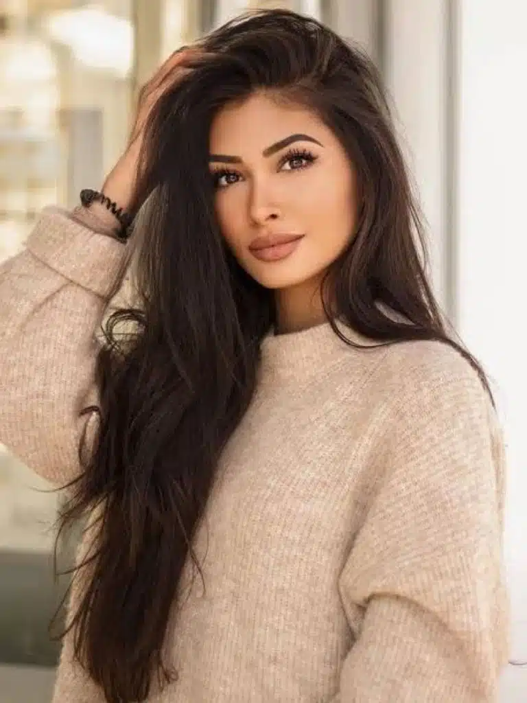 Alisa Linderer Biography: Wiki, Age, Career, Height, Weight, Boyfriend, Net Worth & More