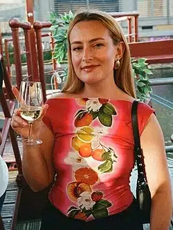 Amelia Dimoldenberg Wikipedia Biography: Wiki, Age, Career, Height, Weight, Boyfriend, Net Worth & More
