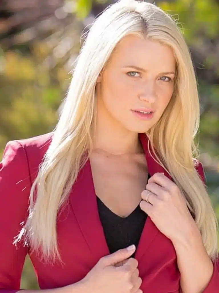 Anikka Albrite Biography: Wiki, Age, Career, Height, Weight, Boyfriend, Net Worth & More