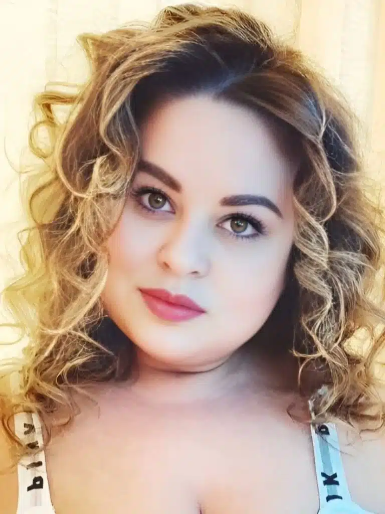 Anna Katz Biography: Wiki, Age, Career, Height, Weight, Boyfriend, Net Worth & More