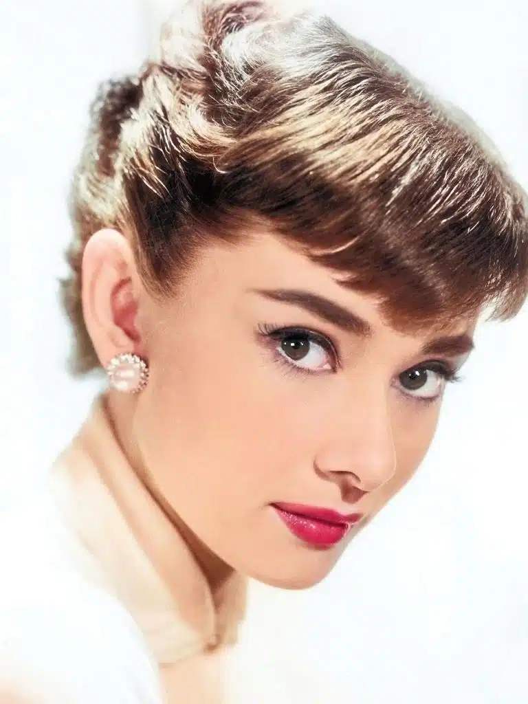 Audrey Hepburn Biography: Wiki, Age, Career, Height, Weight, Boyfriend, Net Worth & More