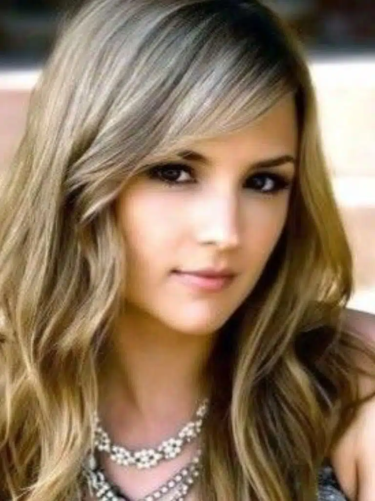 Britt James Biography: Wiki, Age, Career, Height, Weight, Boyfriend, Net Worth & More