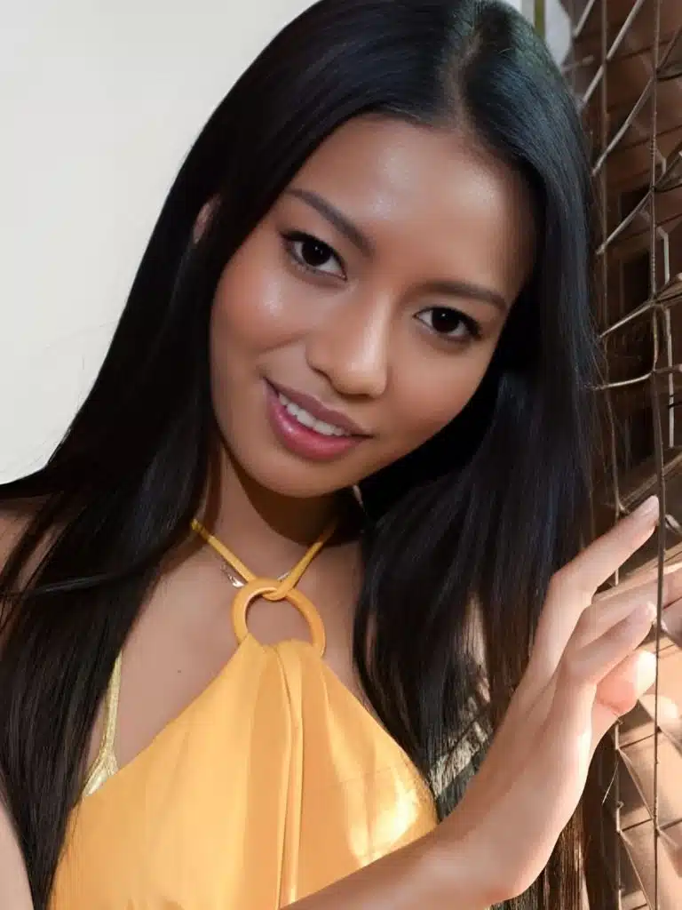 Chloe Saat Biography: Wiki, Age, Career, Height, Weight, Boyfriend, Net Worth & More