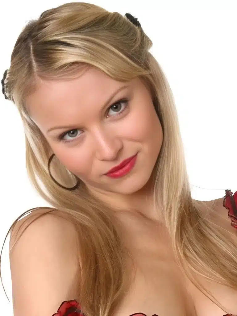 Elena Nikulina Biography: Wiki, Age, Career, Height, Weight, Boyfriend, Net Worth & More