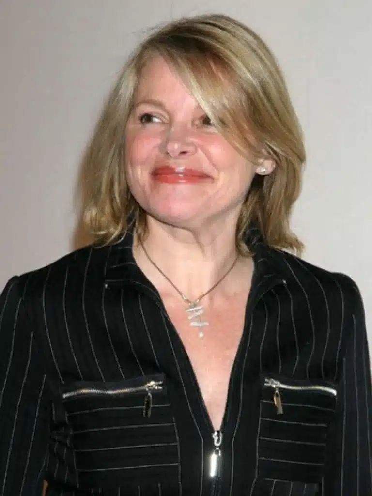 Helen Shaver Biography: Wiki, Age, Career, Height, Weight, Boyfriend, Net Worth & More