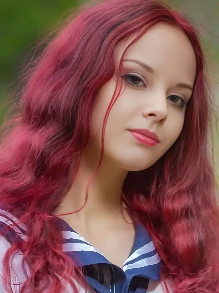 Helly Valentine Biography: Wiki, Age, Career, Height, Weight, Boyfriend, Net Worth & More