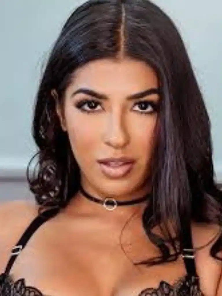 Jasmine Sherni Biography: Wiki, Age, Career, Height, Weight, Boyfriend, Net Worth & More