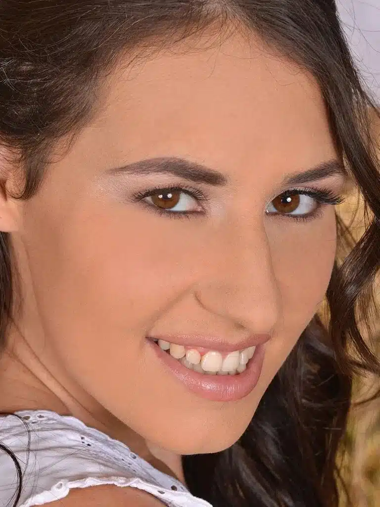 Jess West Biography: Wiki, Age, Career, Height, Weight, Boyfriend, Net Worth & More