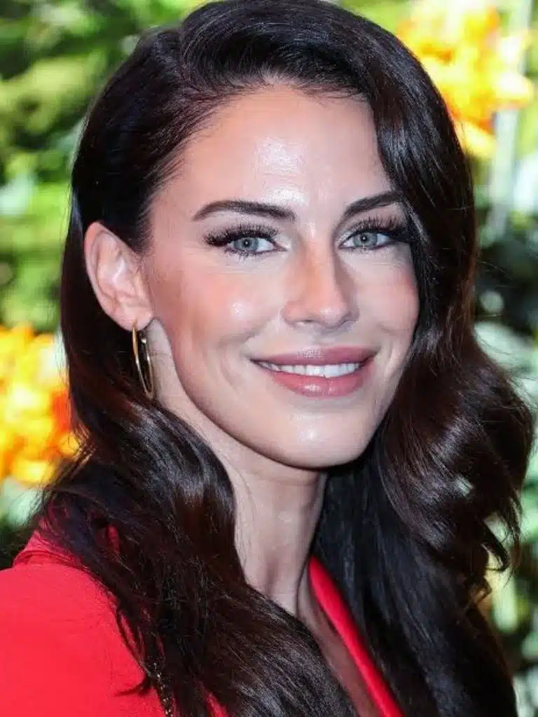 Jessica Lowndes Biography: Wiki, Age, Career, Height, Weight, Boyfriend, Net Worth & More