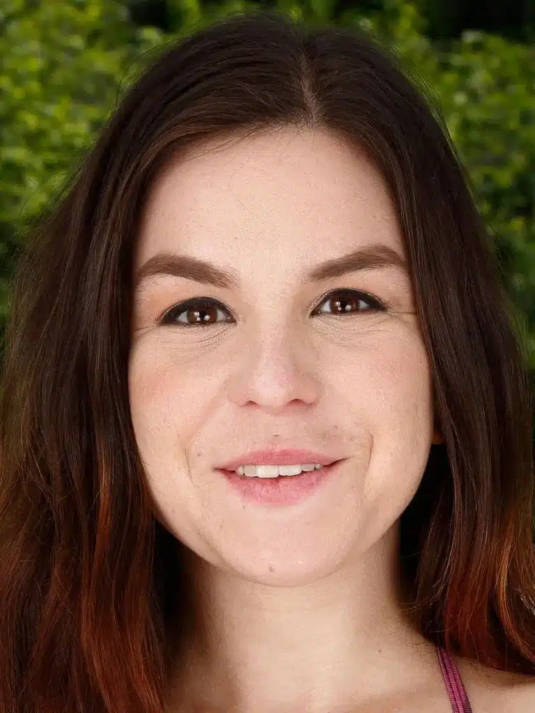 Juliette March Biography: Wiki, Age, Career, Height, Weight, Boyfriend, Net Worth & More