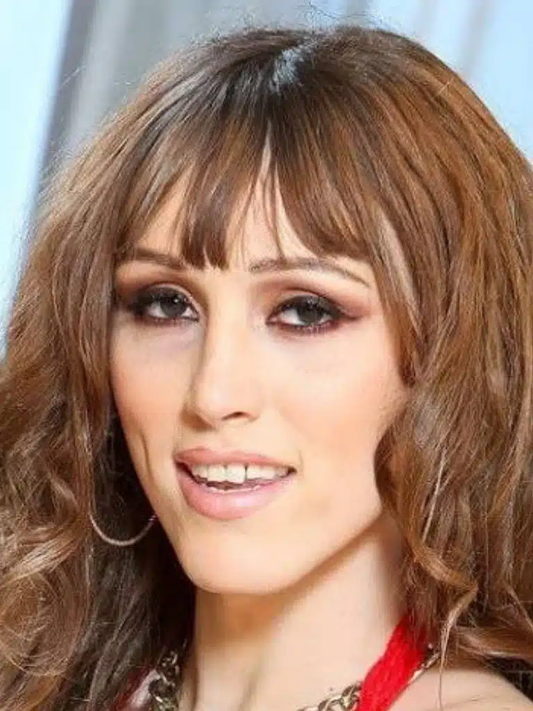 Kylie Maria Biography: Wiki, Age, Career, Height, Weight, Boyfriend, Net Worth & More