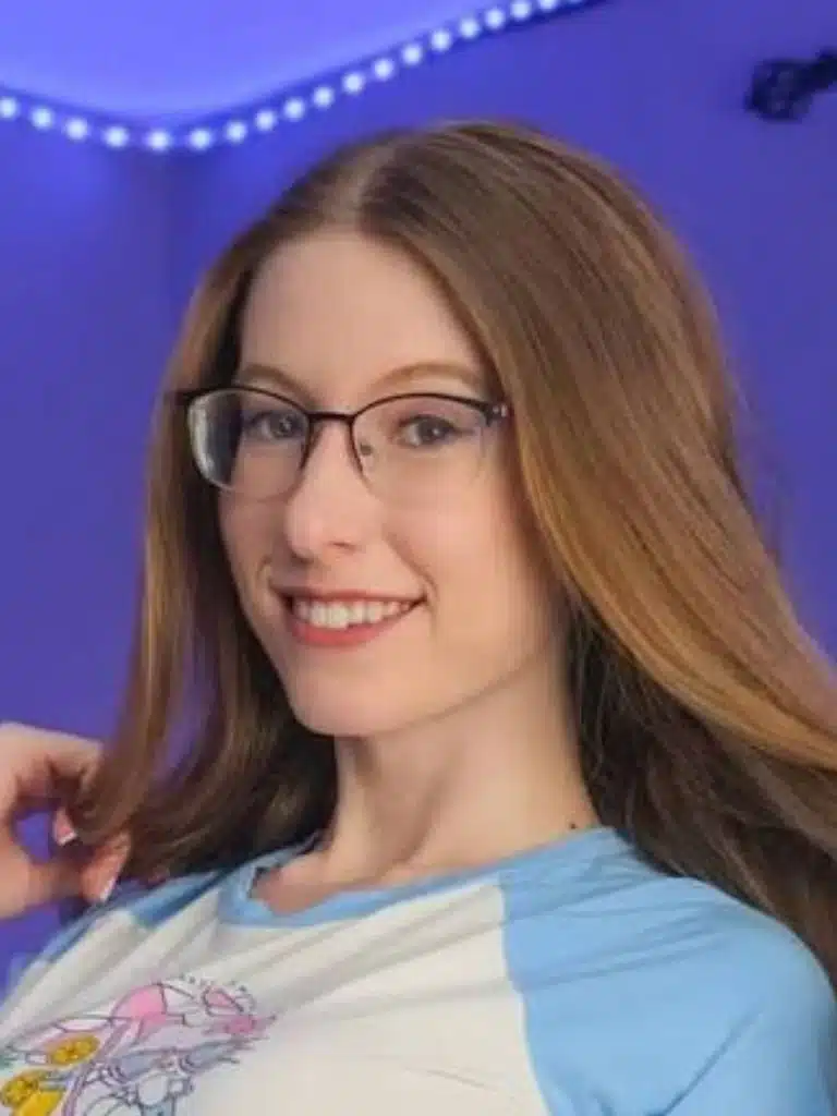 Lacey Bloom Biography: Wiki, Age, Career, Height, Weight, Boyfriend, Net Worth & More