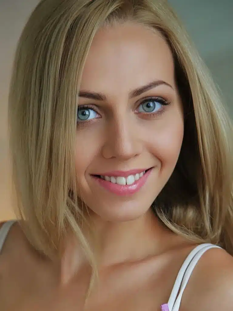 Lija Blonde Biography: Wiki, Age, Career, Height, Weight, Boyfriend, Net Worth & More
