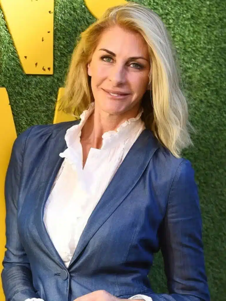 Lisa Hogan Wikipedia Biography: Wiki, Age, Career, Height, Weight, Boyfriend, Net Worth & More
