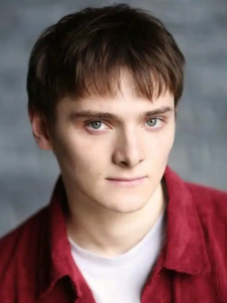 Louis Davison Wikipedia Biography: Wiki, Age, Career, Height, Weight, Boyfriend, Net Worth & More