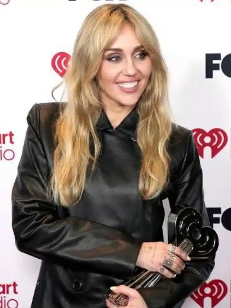 Miley Smiley Biography: Wiki, Age, Career, Height, Weight, Boyfriend, Net Worth & More