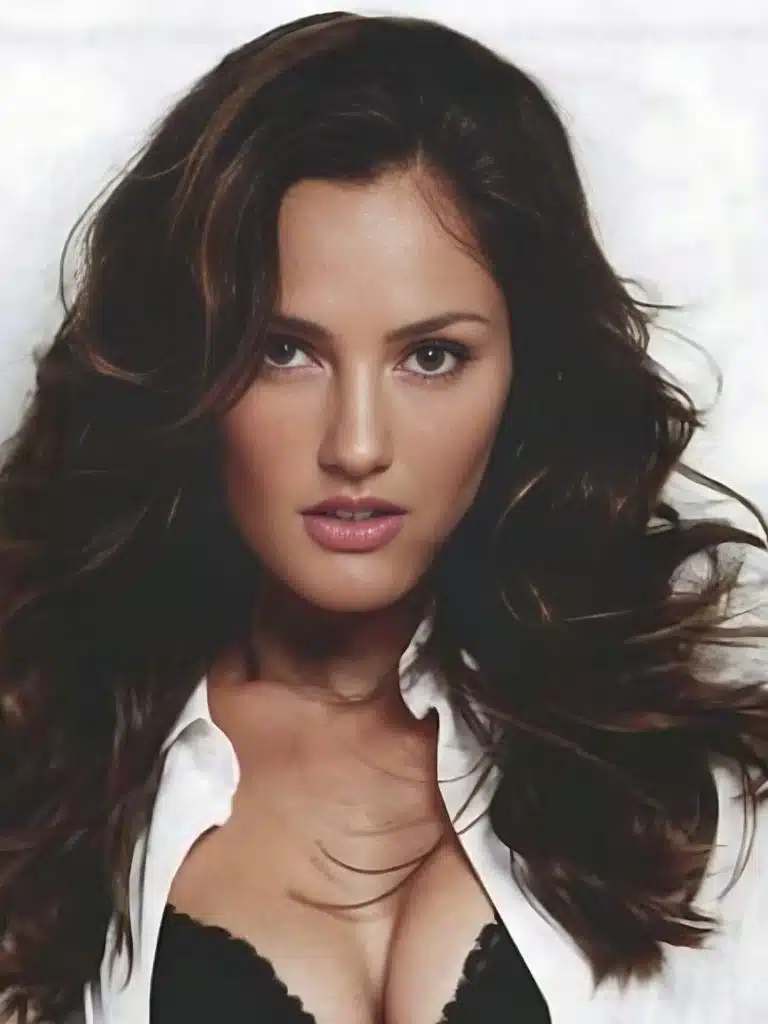 Minka Kelly Biography: Wiki, Age, Career, Height, Weight, Boyfriend, Net Worth & More