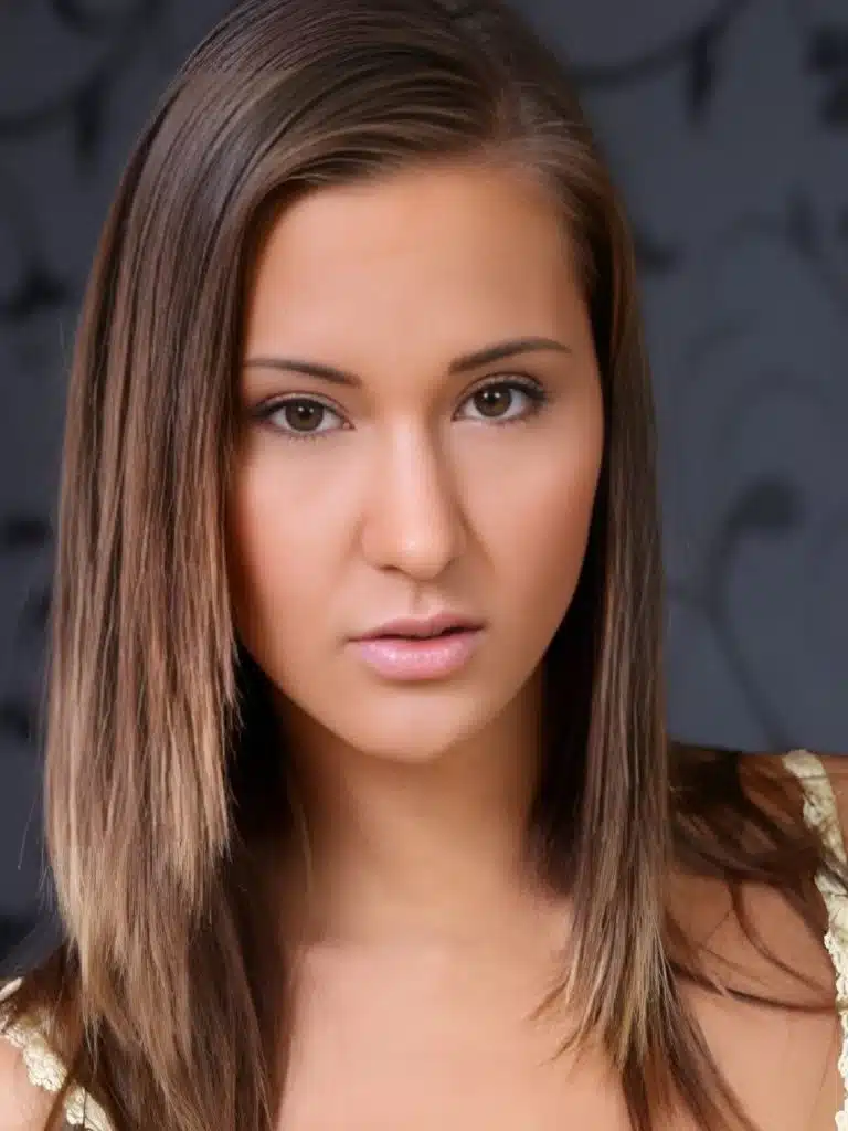 Naomi Bennet Biography: Wiki, Age, Career, Height, Weight, Boyfriend, Net Worth & More