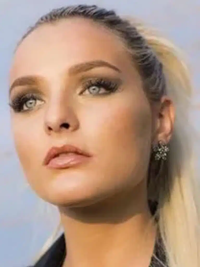 Niege Menegat Biography: Wiki, Age, Career, Height, Weight, Boyfriend, Net Worth & More