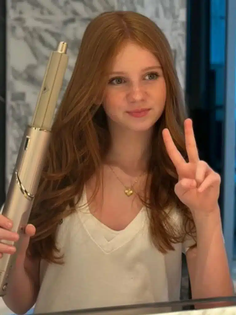 Pixie Curtis Wikipedia Biography: Wiki, Age, Career, Height, Weight, Boyfriend, Net Worth & More