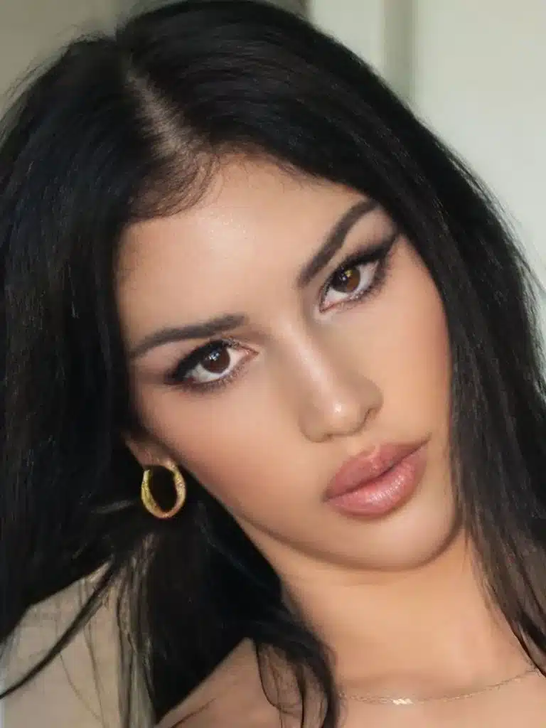 Queenie Sateen Biography: Wiki, Age, Career, Height, Weight, Boyfriend, Net Worth & More