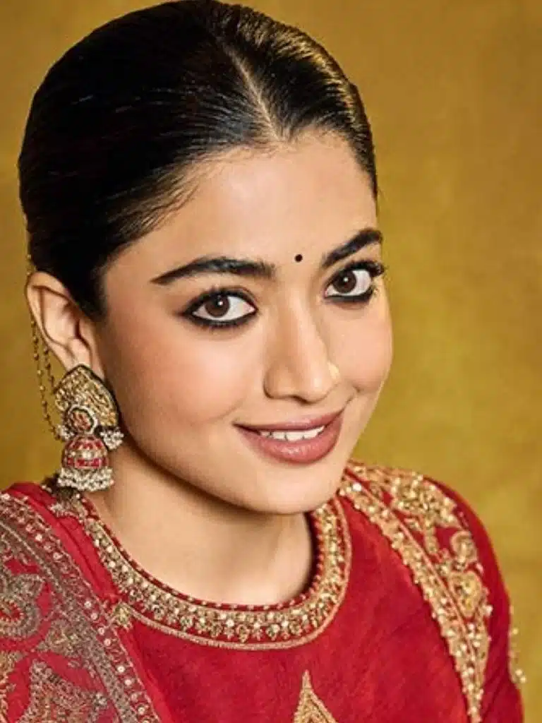 Rashmika Mandanna Biography: Wiki, Age, Career, Height, Weight, Boyfriend, Net Worth & More
