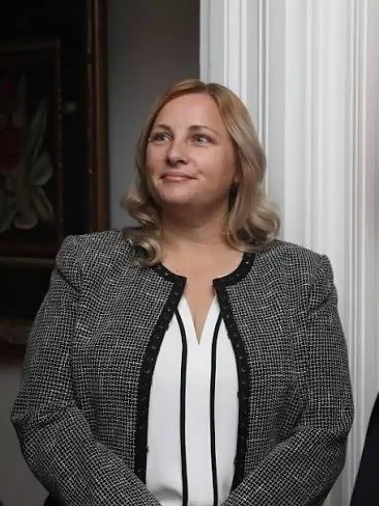 Sarah Adams Cia Wikipedia Biography: Wiki, Age, Career, Height, Weight, Boyfriend, Net Worth & More