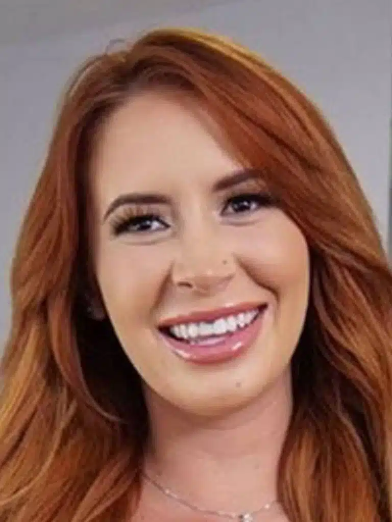 Scarlett Sommers Biography: Wiki, Age, Career, Height, Weight, Boyfriend, Net Worth & More