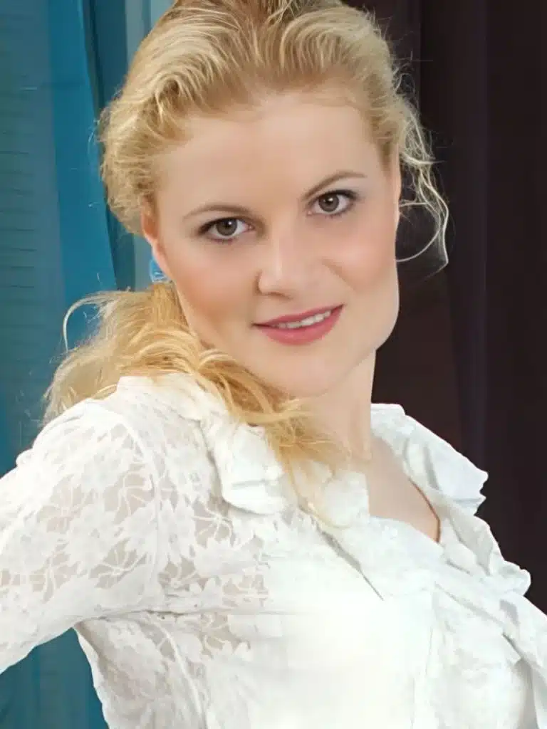 Scarlette Sax Biography: Wiki, Age, Career, Height, Weight, Boyfriend, Net Worth & More