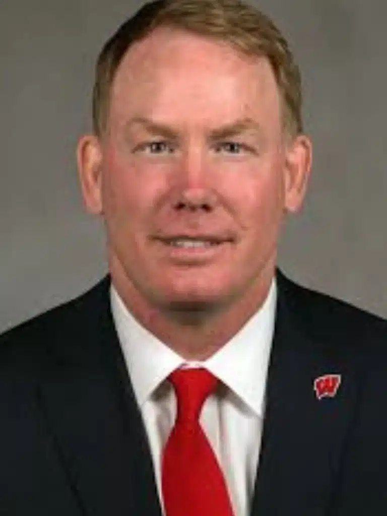 Shawn Eichorst Wikipedia Biography: Wiki, Age, Career, Height, Weight, Boyfriend, Net Worth & More