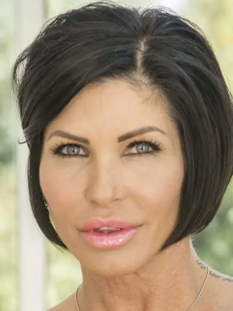 Shay Fox Biography: Wiki, Age, Career, Height, Weight, Boyfriend, Net Worth & More