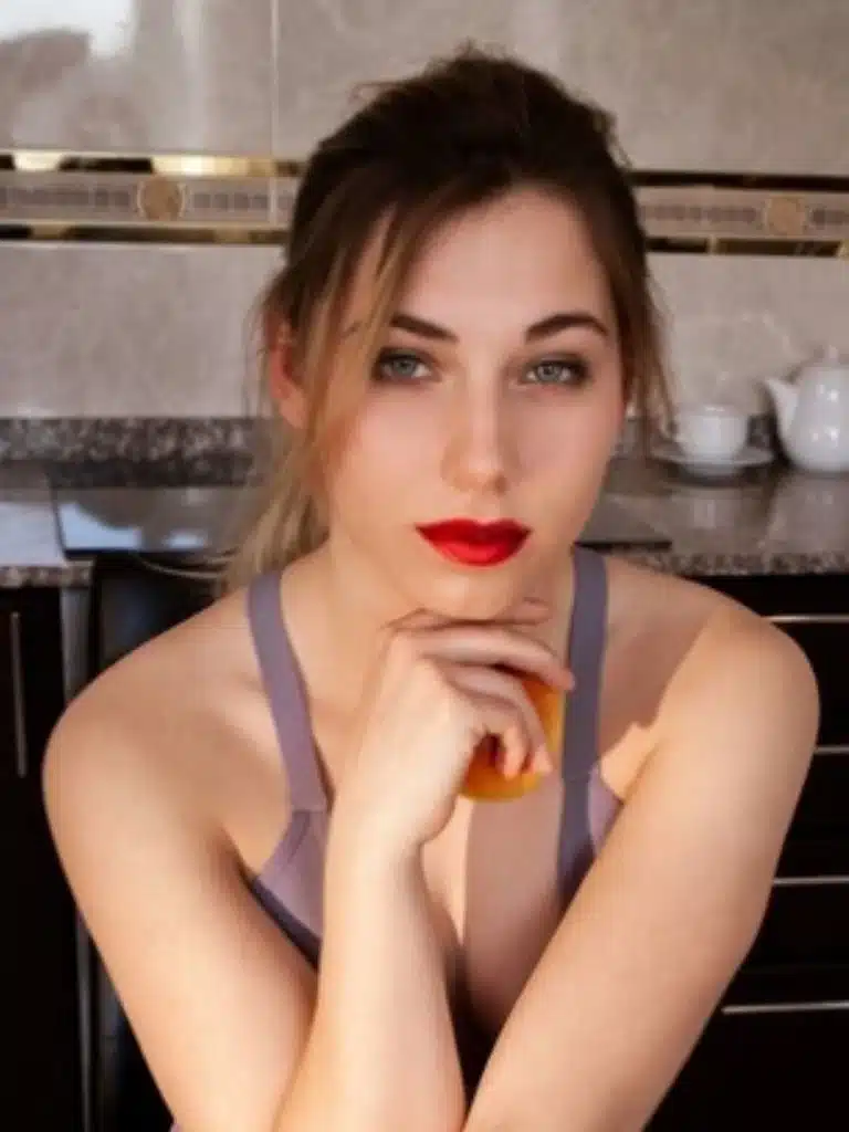 Stephanie Pearl Biography: Wiki, Age, Career, Height, Weight, Boyfriend, Net Worth & More