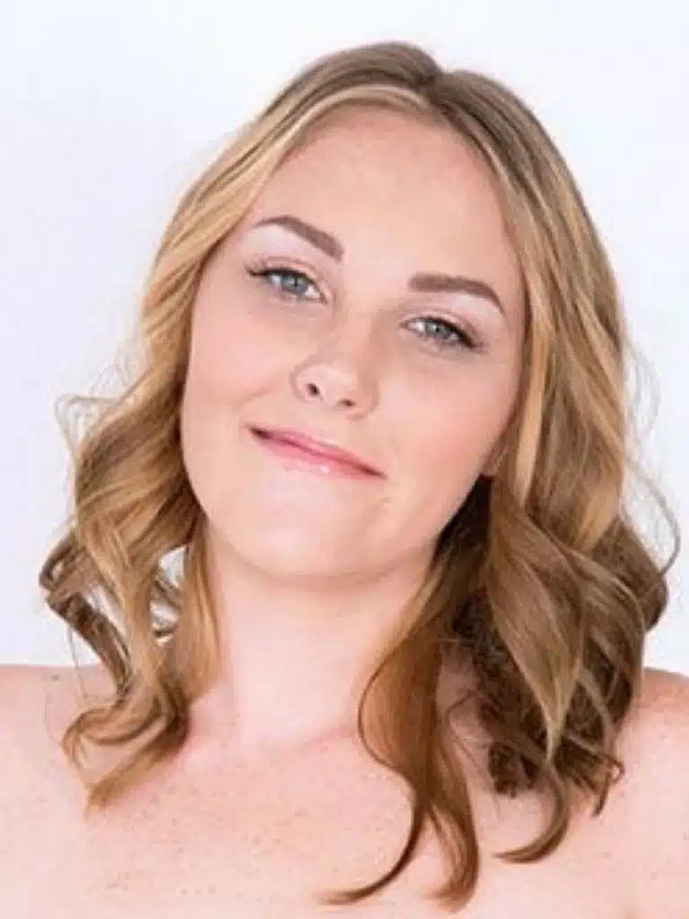 Summer Sands Biography: Wiki, Age, Career, Height, Weight, Boyfriend, Net Worth & More