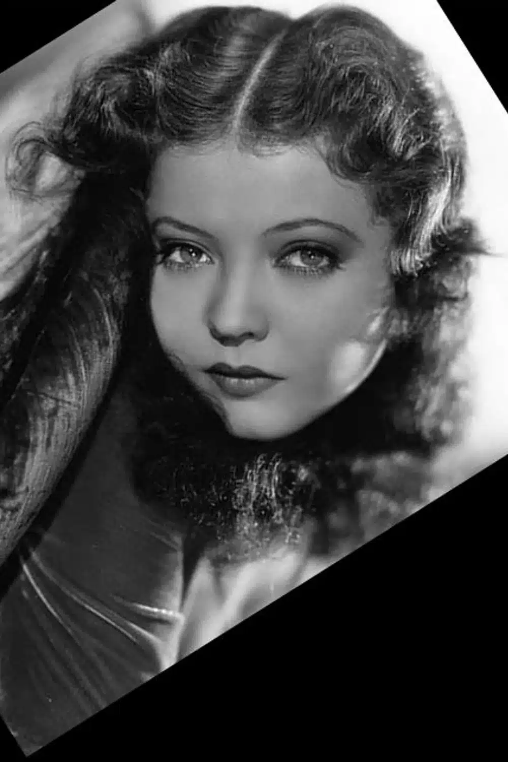 Sylph Sia Biography: Wiki, Age, Career, Height, Weight, Boyfriend, Net Worth & More
