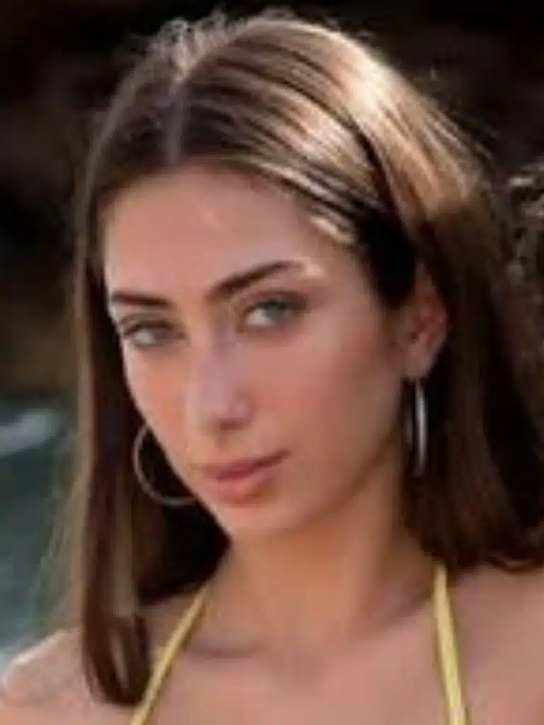 Tessa Photodromm Biography: Wiki, Age, Career, Height, Weight, Boyfriend, Net Worth & More