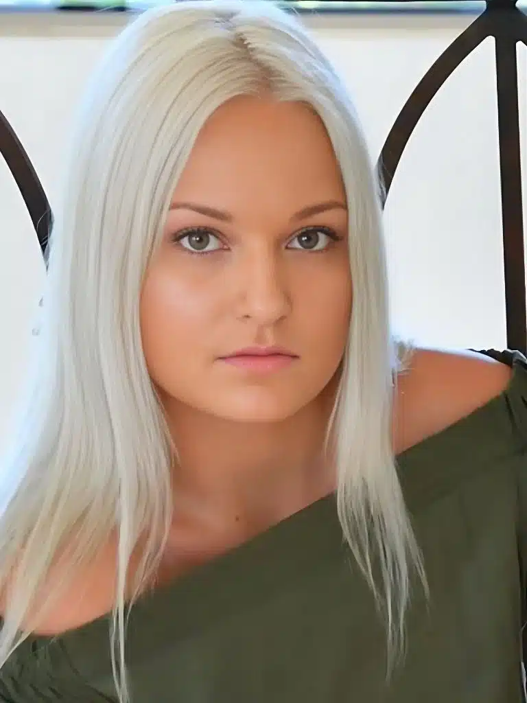 Victoria Hobbs Biography: Wiki, Age, Career, Height, Weight, Boyfriend, Net Worth & More