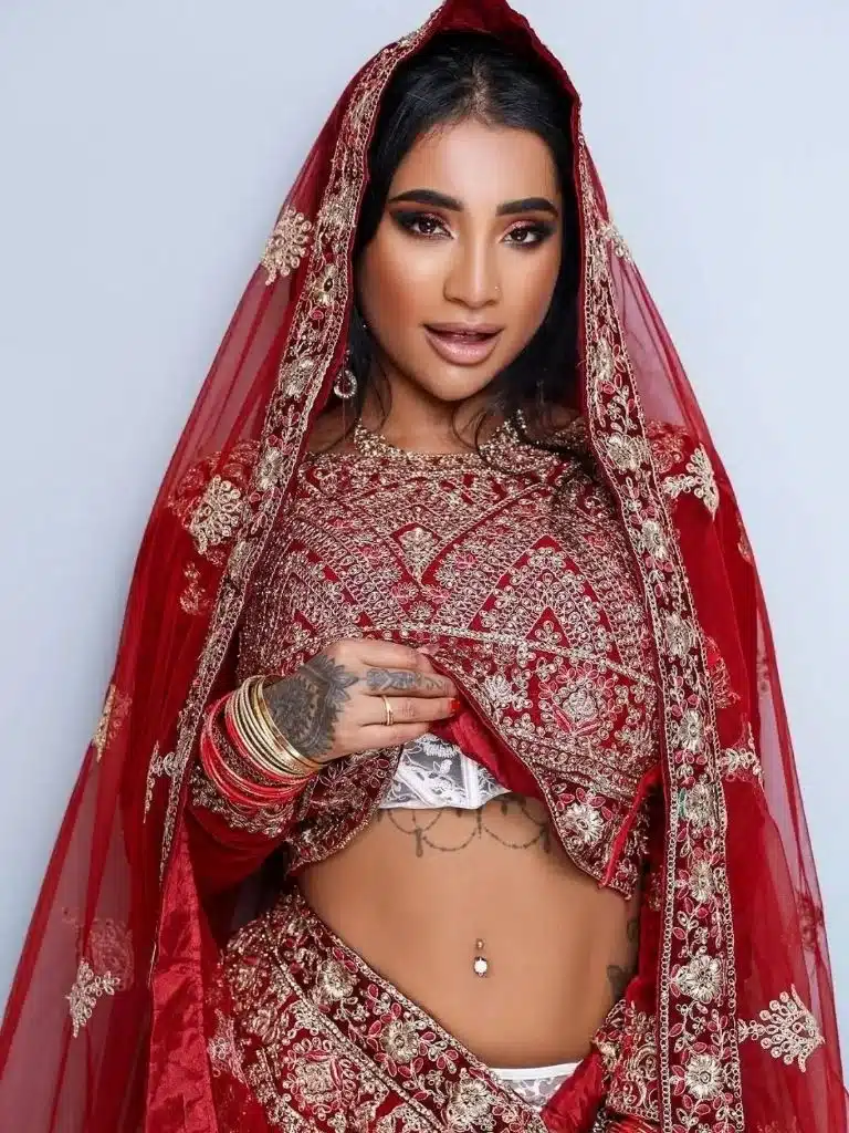 Yasmina Khan Wikipedia Biography: Wiki, Age, Career, Height, Weight, Boyfriend, Net Worth & More