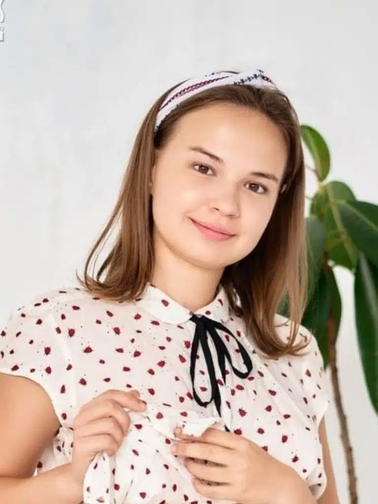 Yenn Cat Biography: Wiki, Age, Career, Height, Weight, Boyfriend, Net Worth & More